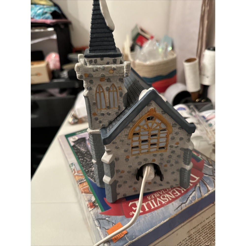 Vtg  Dickensville Porcelain Lighted Cobblestone Church w/ Steeple Rex & Lee 1990 - Picture 11 of 11